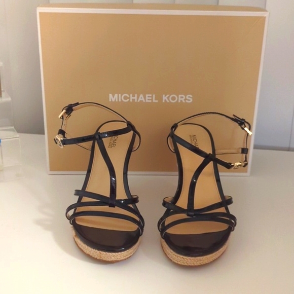 Michael Kors Size 7.5 M, Black Espadrilles. Excellent shape, like new, no marks! - Picture 2 of 4